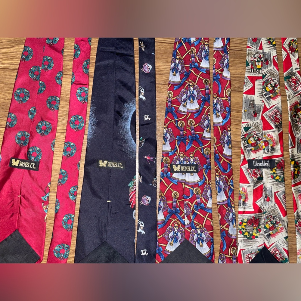 Wembley lot of 4 Christmas Ties 100% Silk unique festive Santa Christmas Holiday - Picture 7 of 7